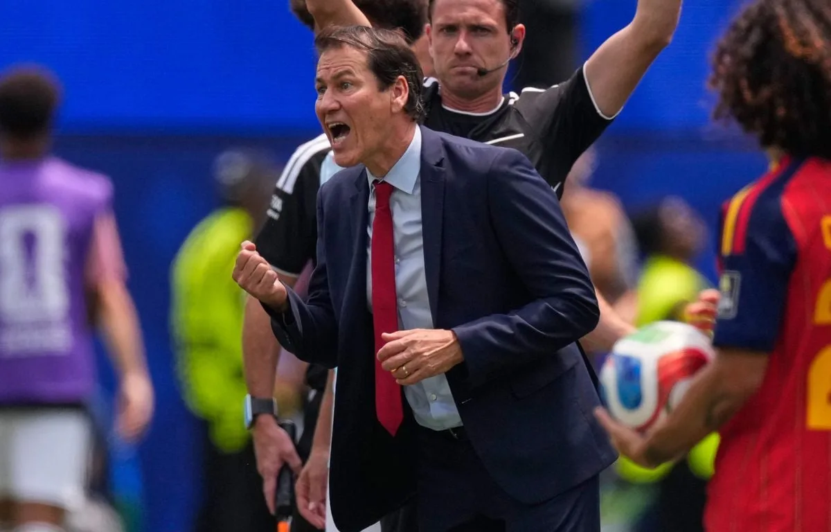 EN DIRECT COUPE DU MONDE 2026 : RUDI GARCIA REGRETTE LES « CADEAUX » DE SA DÉFENSE… YAMAL N’A « PAS PEUR » DE LA FRANCE… SUIVEZ LA NUIT AVEC NOUS