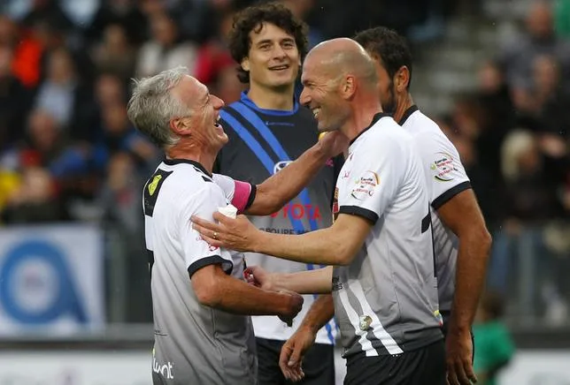 APRÈS DESCHAMPS, PLACE À ZIDANE : LE CHEF D’ORCHESTRE VA PASSER LE RELAIS AU VIRTUOSE