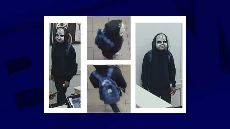 « ES-TU PRÊTE À MOURIR? »: AUX ÉTATS-UNIS, UN HOMME PORTANT UN MASQUE DE LA POUPÉE CHUCKY RECHERCHÉ APRÈS AVOIR TERRORISÉ PLUSIEURS PERSONNES DANS LA RUE