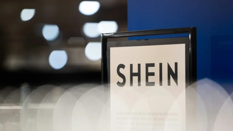 SHEIN DÉVISSE D’ENTRÉE: -9% POUR SON INTRODUCTION EN BOURSE À CAUSE DE PROMESSES DE CROISSANCE TROP FAIBLES (SA VALORISATION A ÉTÉ DIVISÉE PAR 4 EN 4 ANS)