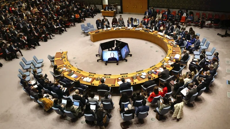 « PERSONNE N’A INTÉRÊT À CE QUE L’ON PERDE LE CONTRÔLE »: L’AMBASSADEUR DE FRANCE AU NUMÉRIQUE ESTIME QU’UN CONSENSUS INTERNATIONAL PEUT ABOUTIR SUR L’IA, MÊME MINIME