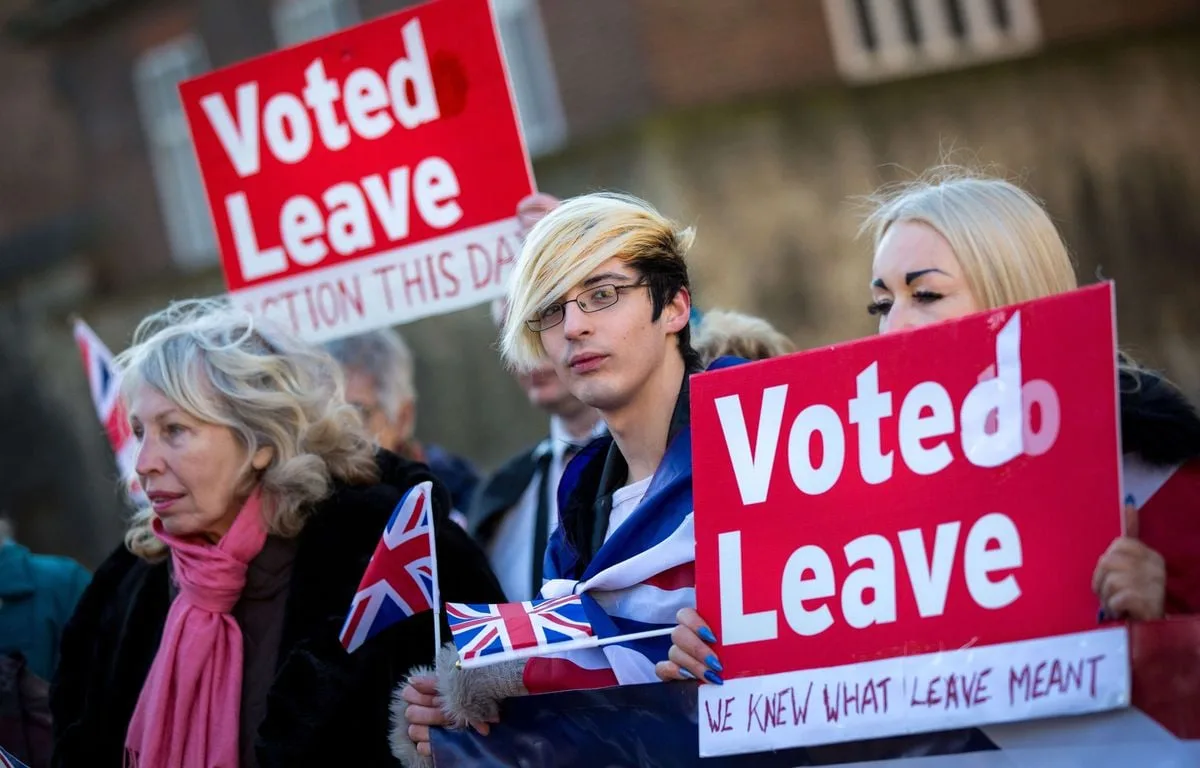 10 ANS DU BREXIT : ASSISTE-T-ON À LA PLUS LONGUE GUEULE DE BOIS DE L’HISTOIRE ?