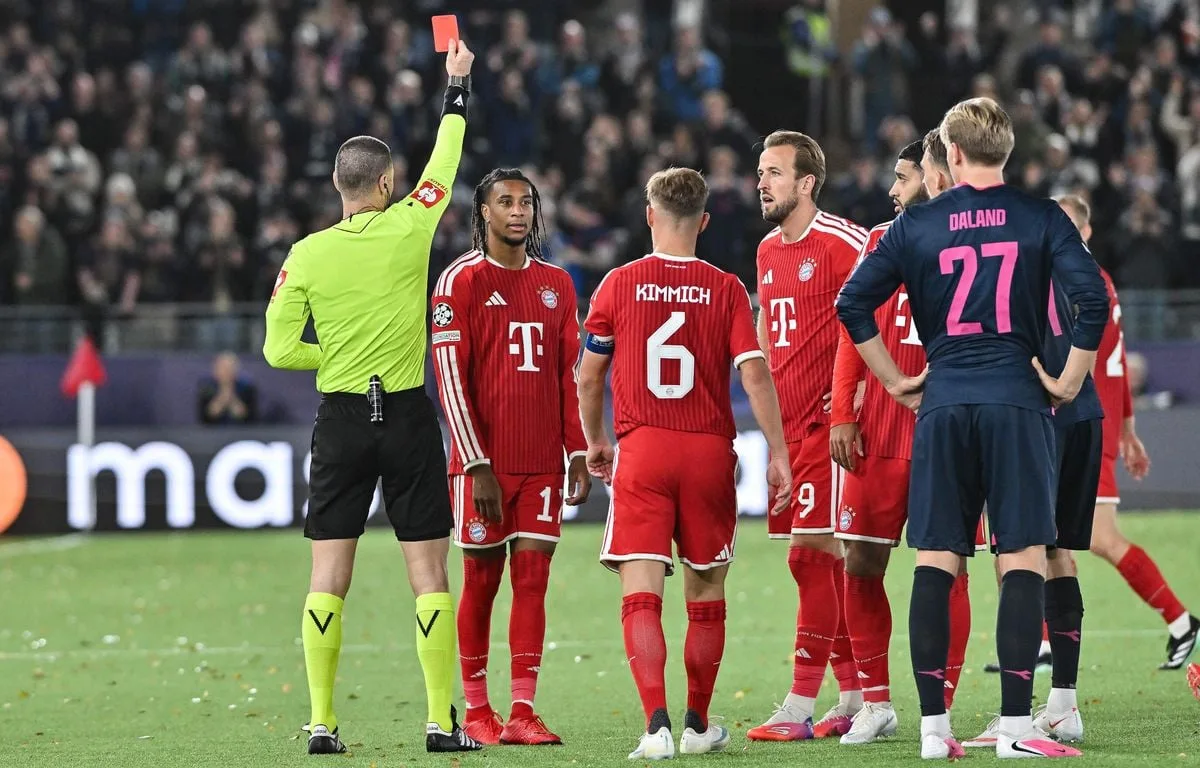 LIGUE DES CHAMPIONS : « L’ADVERSAIRE A ÉTÉ PLUS MALIN »… COMMENT MICHAEL OLISE A REÇU SON PREMIER CARTON ROUGE EN PRO