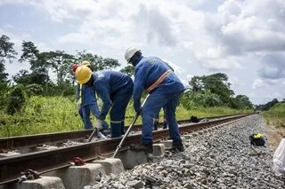 GABON : LA RÉNOVATION DU CHEMIN DE FER EN BONNE VOIE