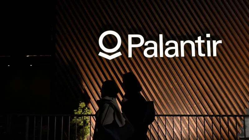 PALANTIR VEUT DÉPLOYER DES CENTRES DE DONNÉES ”MOBILES” EN CONTENEURS, DÉPLOYABLES DIRECTEMENT SUR LE CHAMP DE BATAILLE ET ÉQUIPÉS DE PUCES NVIDIA POUR NE PLUS DÉPENDRE DU CLOUD