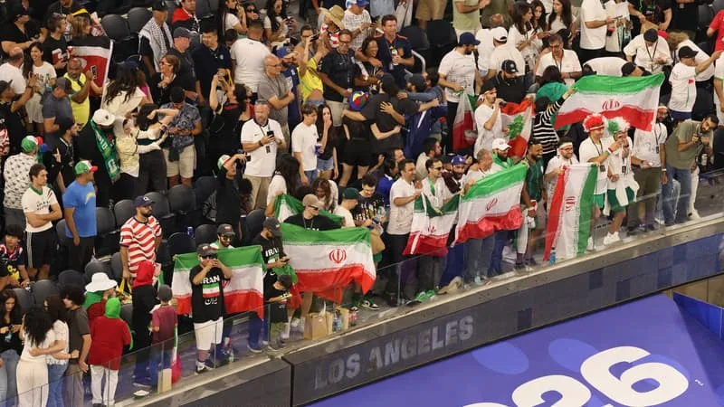 IRAN – NOUVELLE-ZÉLANDE: « C’EST NOTRE AFFAIRE, ÇA NE VOUS REGARDE PAS », LA RÉPONSE CASH DE REZAIAN SUR L’HYMNE IRANIEN SIFFLÉ À LA COUPE DU MONDE