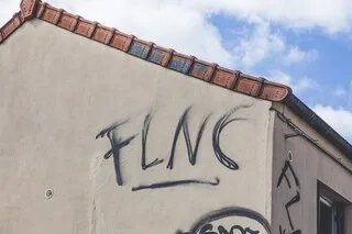 MENACES SUR LES NON-CORSES PAR LE FLNC : LE PARQUET ANTITERRORISTE ANNONCE L’OUVERTURE D’UNE ENQUÊTE