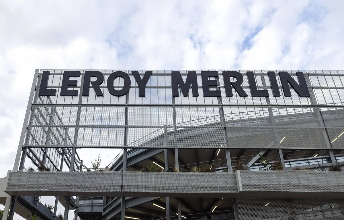 ESPAGNE : DES CLIENTS AVAIENT VOLÉ DE L’ARGENT À CETTE CAISSIÈRE, LEROY MERLIN L’AVAIT LICENCIÉE MAIS DOIT LA RÉINTÉGRER