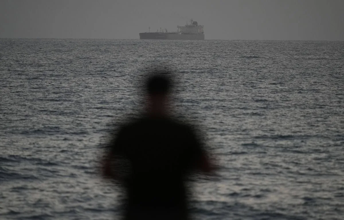 LONDRES INTERCEPTE UN PÉTROLIER DE LA FLOTTE FANTÔME RUSSE DANS LA MANCHE
