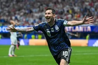 COUPE DU MONDE. « MESSI NE PEUT ÊTRE AUSSI PARFAIT », « L’ÉQUIPE DE NOTRE VIE » : L’ARGENTINE FAIT RÊVER TOUT UN PAYS