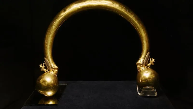 UN SUSPECT EN DÉTENTION PROVISIRE APRÈS LE VOL DU TORQUE EN OR DE VIX DANS UN MUSÉE DE CÔTE-D’OR