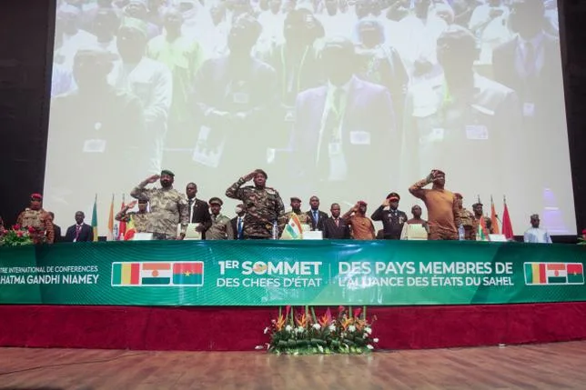 TENSIONS TCHAD-NIGER : COMMENT LE SAHEL DEVIENT UN TERRAIN DE CONFLITS PAR PROCURATION