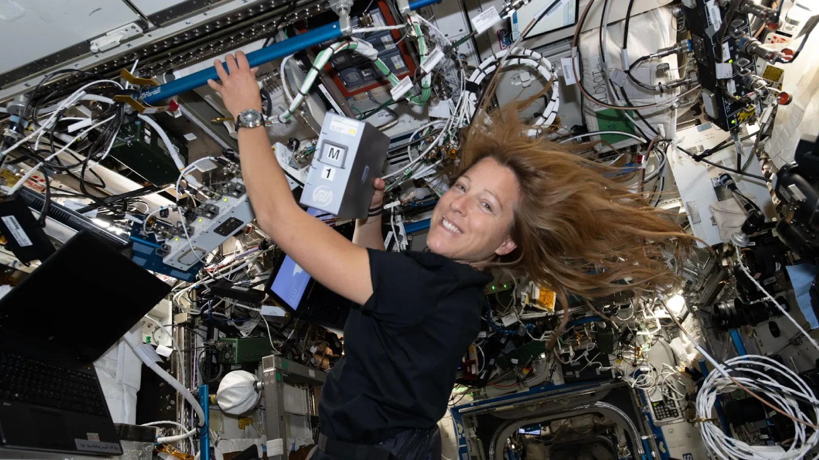 ISS : UNE FUITE SUR LA CAPSULE CREW DRAGON POURRAIT RETARDER LE RETOUR DE SOPHIE ADENOT SUR TERRE
