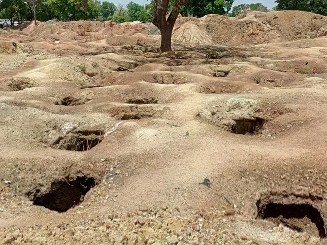 AU BURKINA FASO, AVEC LES LAISSÉS-POUR-COMPTE DE L’EXPLOITATION AURIFÈRE
