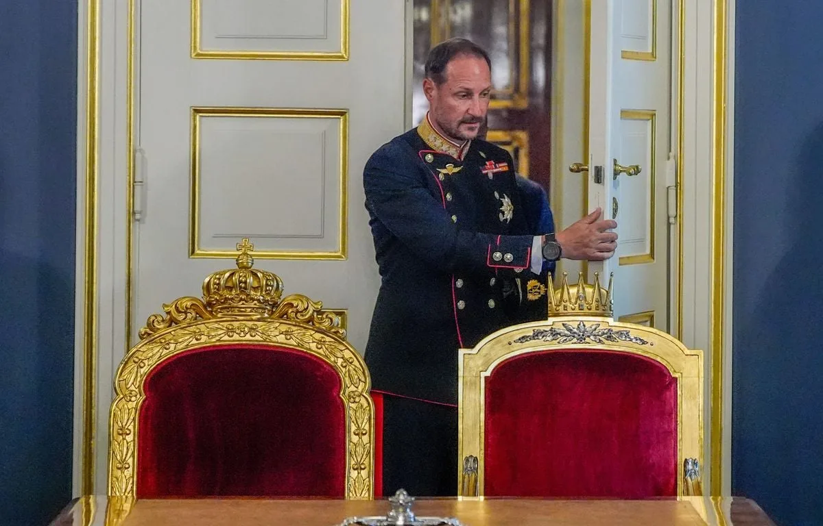 NORVÈGE : QUI EST LE POPULAIRE HAAKON, QUI PREND LA TÊTE D’UNE MONARCHIE FRAGILISÉE ?