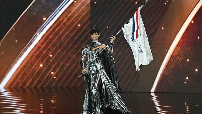 « J’AI TOUT DONNÉ »: ÈVE GILLES TERMINE DEUXIÈME AU CONCOURS DE MISS SUPRANATIONAL, LA CANDIDATE DES PHILIPPINES EMPORTE LE TITRE