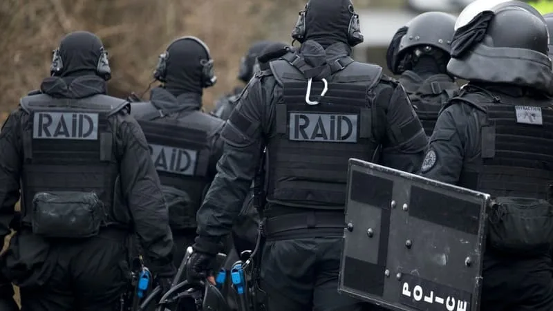 INFO BFM NICE CÔTE D’AZUR. UNE INTERVENTION DU RAID EN COURS DANS LE QUARTIER MADELEINE À NICE