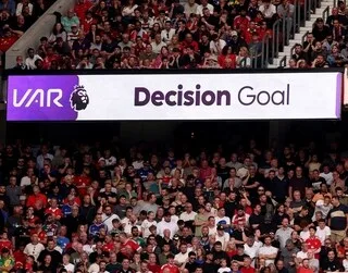 PREMIER LEAGUE. DEUX ARBITRES VAR SUSPENDUS APRÈS LE BUT POLÉMIQUE D’HAALAND DANS LE DERBY DE MANCHESTER