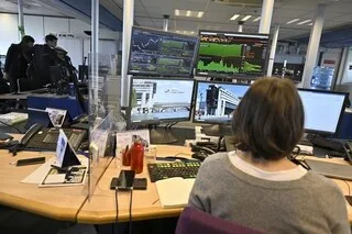 GUERRE AU MOYEN-ORIENT : TROIS QUESTIONS POUR COMPRENDRE POURQUOI CELA FAIT FLAMBER LES TAUX D’EMPRUNT DE LA FRANCE