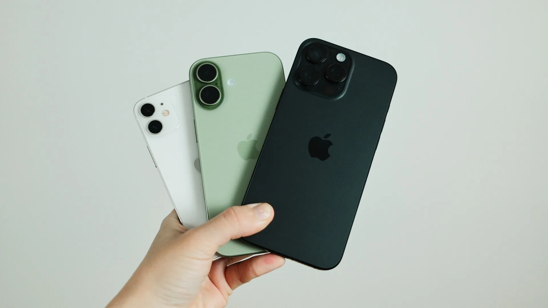 IPHONE : APPLE ATTEINT UN RECORD ALORS QUE LE MARCHÉ MONDIAL DES SMARTPHONES S’EFFONDRE