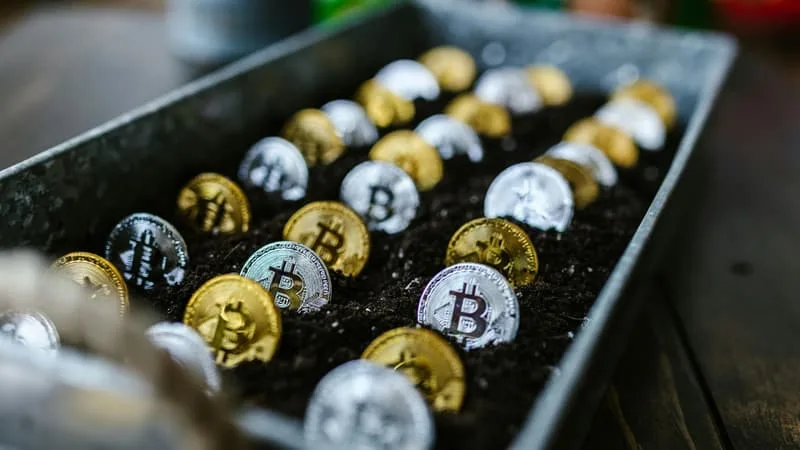 PLUS DE 100 MILLIONS DE DOLLARS DE BITCOINS DÉROBÉS À CAUSE DE « CLÉS » FACILES À DEVINER: L’INCIDENT DE COLDCARD RELANCE LE DÉBAT SUR LES PORTEFEUILLES CRYPTOS « FROIDS »