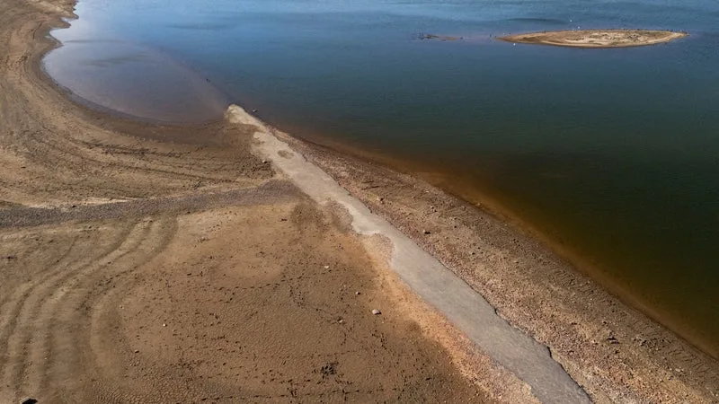 SÉCHERESSE: LE DÉPARTEMENT DE L’ILLE-ET-VILAINE MAINTENU EN NIVEAU « CRISE », LA PRÉFÈTE APPELLE LES HABITANTS À RÉDUIRE LEUR CONSOMMATION EN EAU