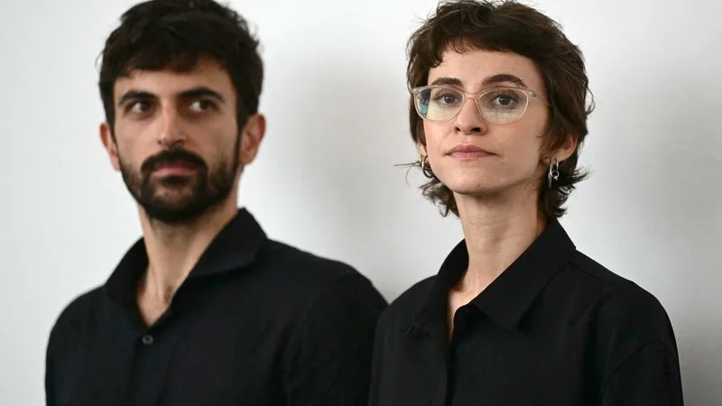 LE DOCUMENTAIRE « NAZA » SUR LES CRIMES DE GUERRE À GAZA REÇOIT UNE OVATION DE 25 MINUTES À LA MOSTRA DE VENISE