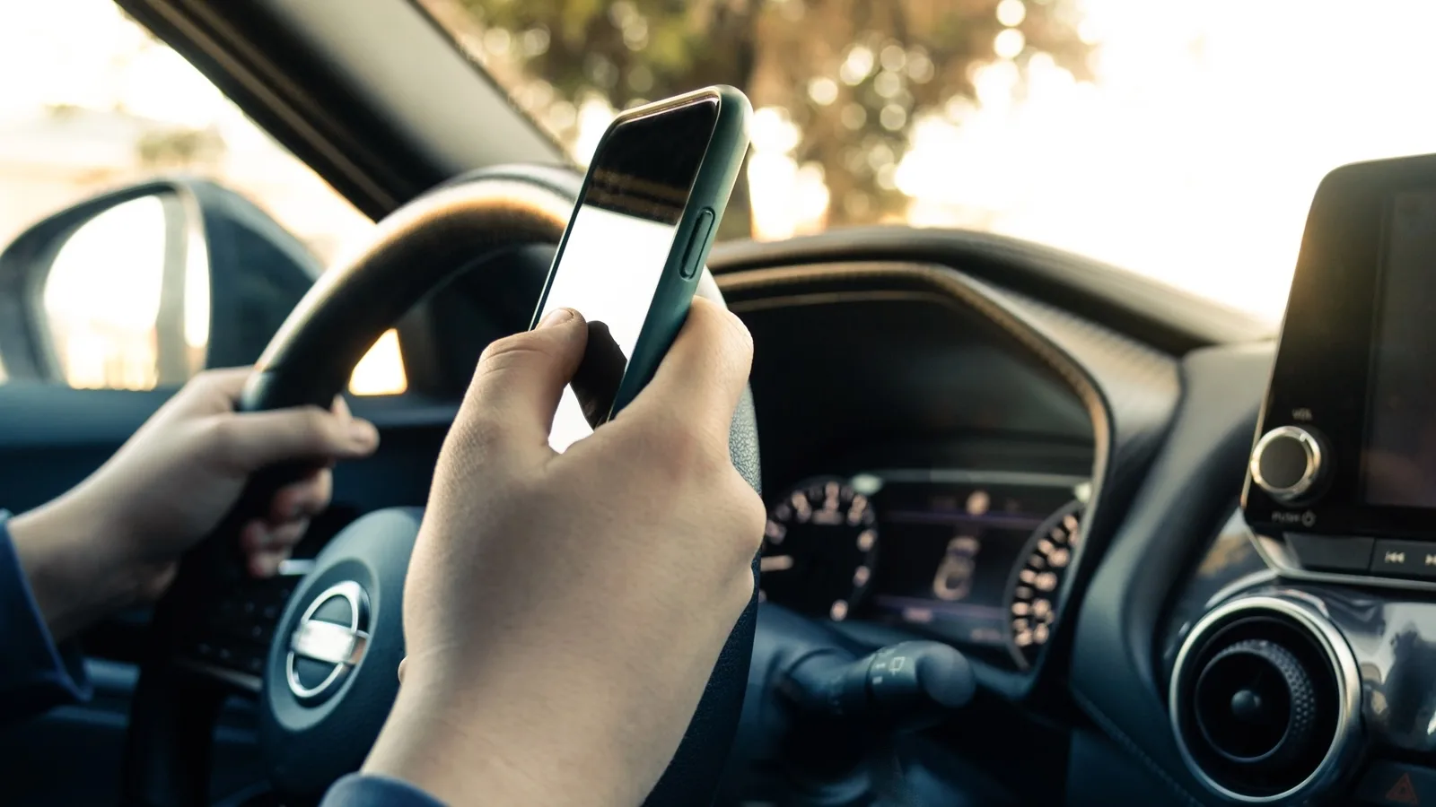 CE NOUVEAU DÉPARTEMENT DURCIT LE TON SUR LE SMARTPHONE AU VOLANT, LA SANCTION PEUT ÊTRE SÉVÈRE