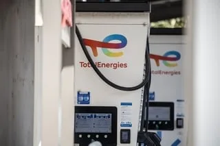 UNE PRIME DE 1 000 € POUR LES SALARIÉS DE TOTALENERGIES EN FRANCE, LA CGT DÉNONCE UNE « MANIPULATION GROSSIÈRE »