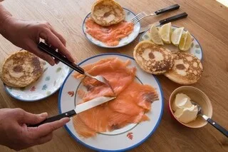 LISTERIA : RAPPEL MASSIF DE SAUMON ET DE TRUITE VENDUS DANS TOUTE LA FRANCE, QUELS SONT LES PRODUITS CONCERNÉS ?