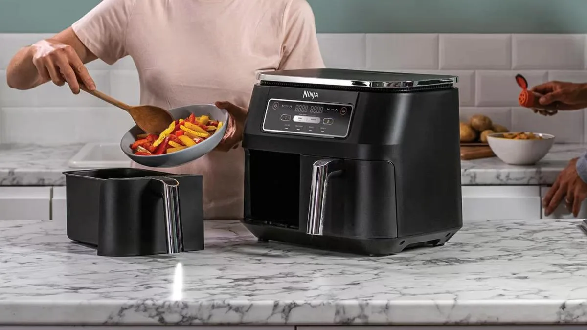 NINJA DUALZONE : CET AIR FRYER PERFORMANT À DOUBLE COMPARTIMENT CHUTE SOUS LES 100 €