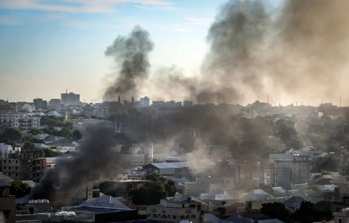 SOMALIE : COMBATS, MILICES, EX-PREMIER MINISTRE ATTAQUÉ… QUE SE PASSE-T-IL À MOGADISCIO ?