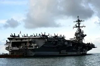 UN NOUVEAU PORTE-AVIONS AMÉRICAIN EST ARRIVÉ AU MOYEN-ORIENT POUR REMPLACER L’USS LINCOLN