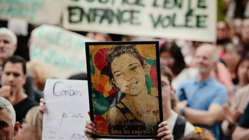 MORT DE LYHANNA: « PEINES MINIMALES », « LOI INTÉGRALE »… LES PROPOSITIONS DES PRÉSIDENTIABLES POUR LUTTER CONTRE LES VIOLENCES SEXUELLES