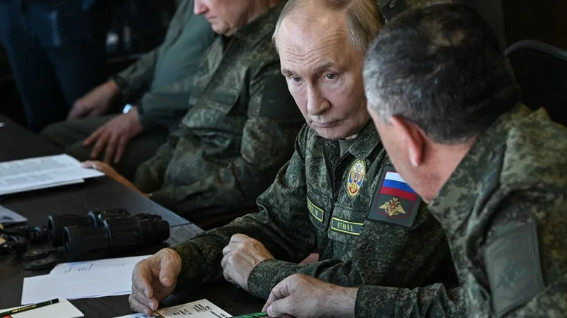 DE LILLE À MARSEILLE, TOUTE LA FRANCE EST À SA PORTÉE: LA RUSSIE CONSTRUIT UN RADAR GÉANT DANS SON ENCLAVE COINCÉE ENTRE DEUX PAYS DE L’OTAN