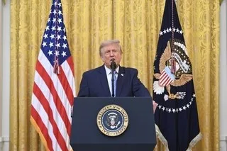 DONALD TRUMP VEUT VENDRE UN ACCÈS PRIORITAIRE À SES PUBLICATIONS SUR SON RÉSEAU SOCIAL