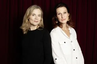ENTRETIEN. ISABELLE CARRÉ : « QUAND ON ÉCRIT ENFIN, ON CESSE DE SE CACHER DERRIÈRE UN RÔLE »