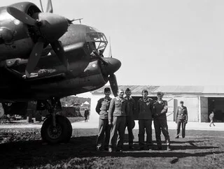 DANS UNE FRANCE LIBÉRÉE, COMMENT LES NAZIS ONT MAINTENU UNE LIGNE AÉRIENNE INTERDITE ENTRE LA BAULE ET L’ALLEMAGNE