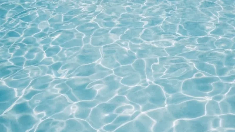 UNE ENQUÊTE OUVERTE APRÈS LA MORT D’UN BÉBÉ DE 22 MOIS DANS UNE PISCINE EN NORMANDIE