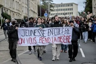 MANIFESTATIONS DU 24 OCTOBRE : LYCÉENS, ÉTUDIANTS, SYNDICATS, GILETS JAUNES… ILS SE MOBILISENT CE SAMEDI MAIS POURQUOI ?