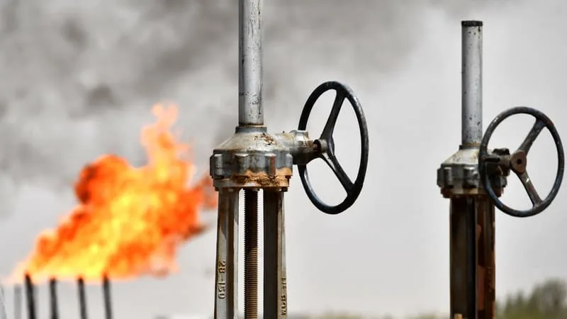 SOUS CE SEUIL SYMBOLIQUE DEPUIS FIN MAI, LE BARIL DE BRENT ATTEINT DE NOUVEAU LES 100 DOLLARS APRÈS DES ATTAQUES CONTRE DES PÉTROLIERS SAOUDIENS EN MER ROUGE