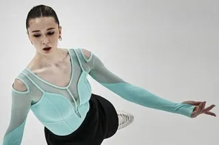 PATINAGE ARTISTIQUE. SUSPENDUE POUR DOPAGE PUIS REVENUE, LA RUSSE KAMILA VALIEVA SE VOIT RETIRER SA NATIONALITÉ NEUTRE