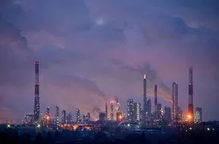 GUERRE EN UKRAINE. UNE AUTRE RAFFINERIE RUSSE INCENDIÉE, LE PORT DE MARIOUPOL NEUTRALISÉ… LE POINT SUR LA NUIT