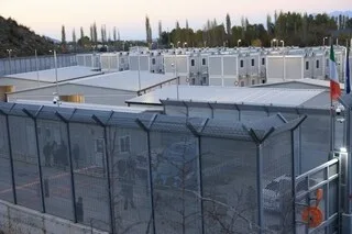 QUE SONT LES « HUBS DE RETOURS » POUR LES MIGRANTS DÉBOUTÉS DE L’ASILE, VOULUS PAR PLUSIEURS PAYS EUROPÉENS ?