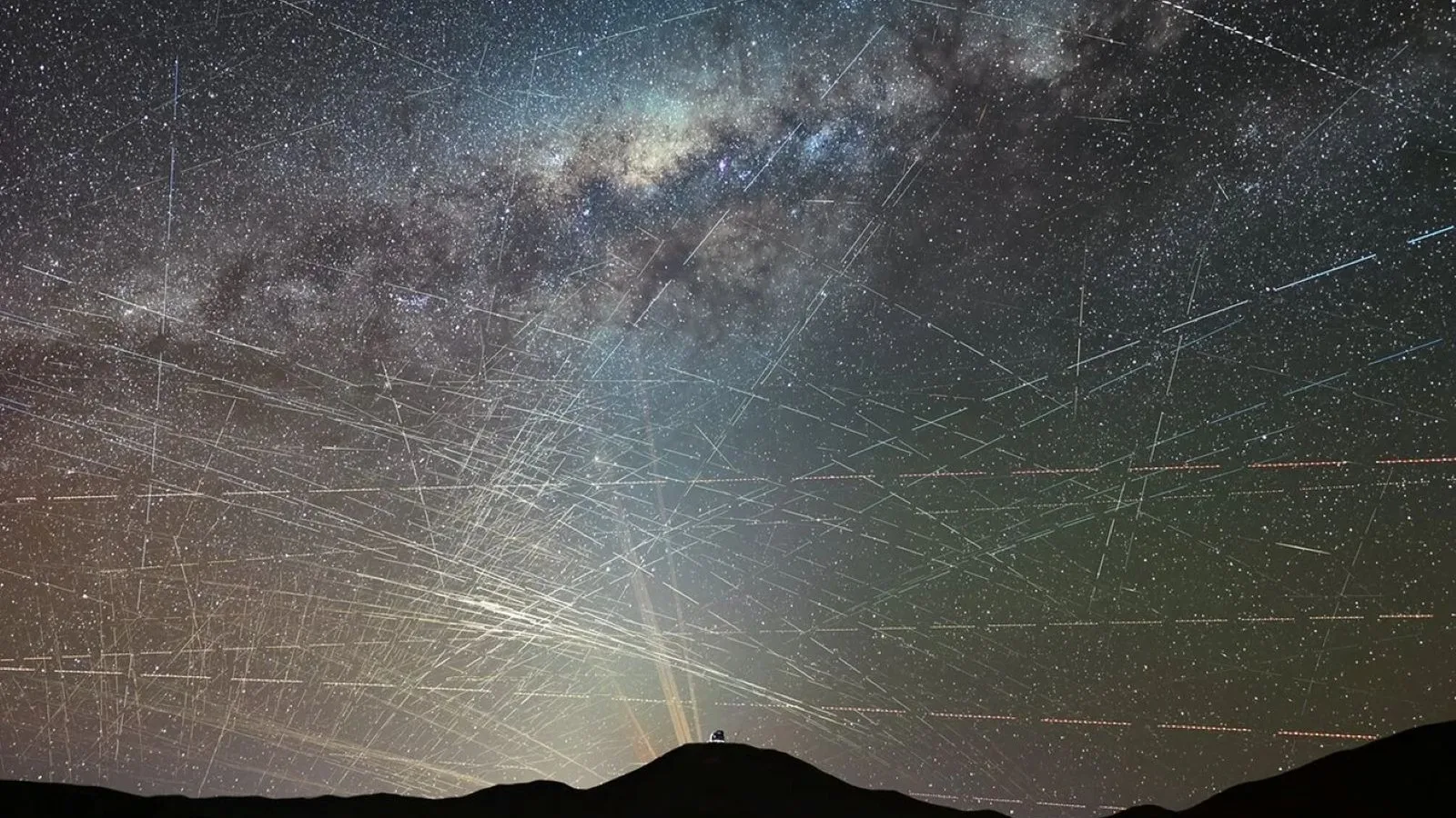 ALERTE DES ASTRONOMES : LES DATA CENTERS ORBITAUX D’ELON MUSK POURRAIENT AVEUGLER LES PLUS GRANDS TÉLESCOPES DE LA TERRE