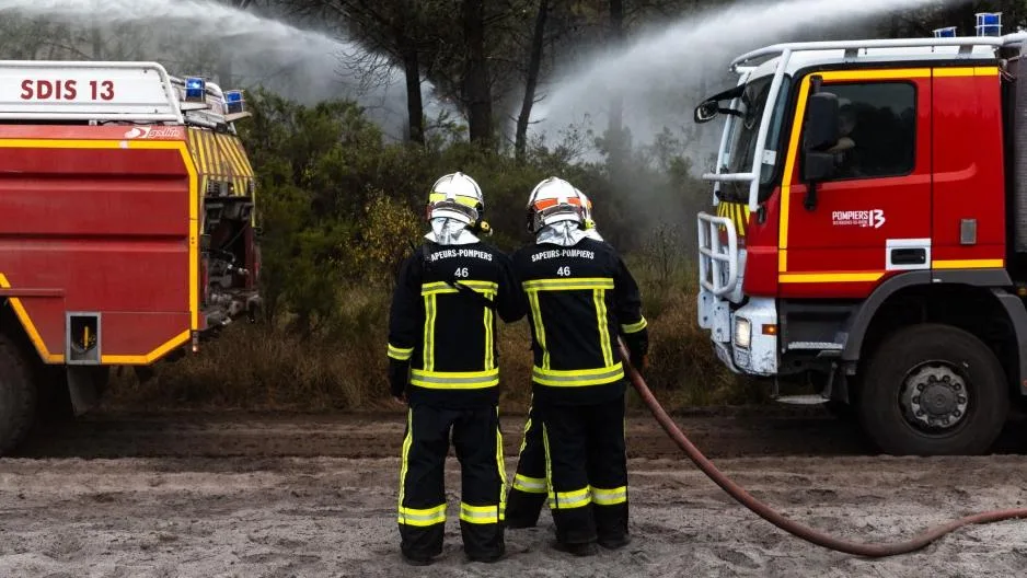 L’INCENDIE EN GIRONDE EST « TOUJOURS STABILISÉ », MALGRÉ 14 REPRISES DE FEUX CE MARDI