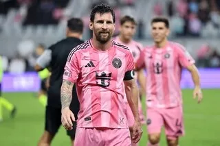 VIDÉO. PAS CONTENT ? QUADRUPLÉ ! LIONEL MESSI ÉCLABOUSSE LA NUIT DE SON TALENT ET RELANCE SPECTACULAIREMENT MIAMI