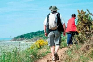 « BEAUCOUP DE DÉÇUS, LORSQUE NOUS SOMMES OBLIGÉS D’ANNULER » : COMMENT EXPLIQUER LE SUCCÈS DE LA RANDONNÉE EN BRETAGNE ?