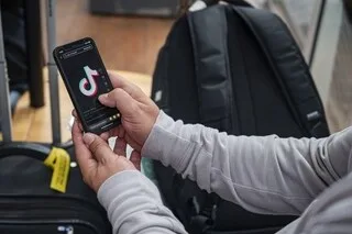 ONZE PROFESSIONNELS DE SANTÉ À SUIVRE SUR LES RÉSEAUX SOCIAUX