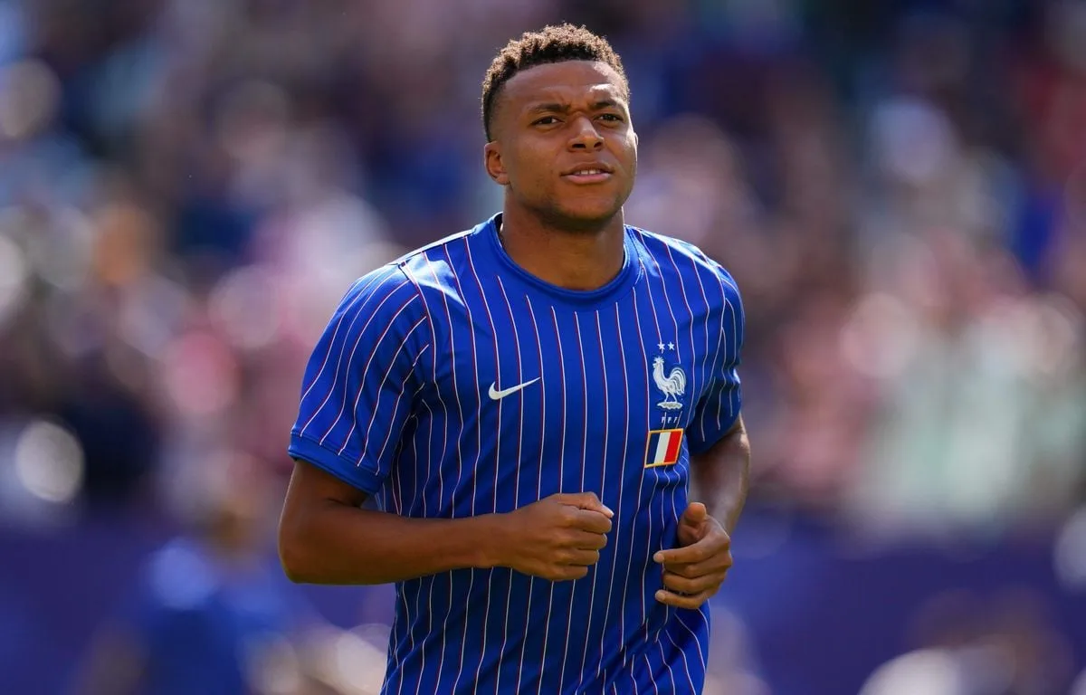 COUPE DU MONDE 2026 : « VOUS ÊTES UNE FEMME MÉPRISABLE… » KYLIAN MBAPPÉ RÉPOND AUX PROPOS DE LA SÉNATRICE PARAGUAYENNE